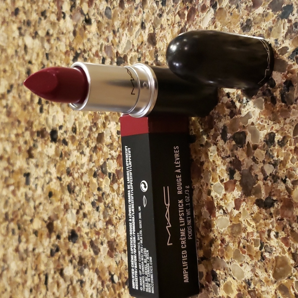 MAC cosmetics Amplified lipstick Lovers Only New